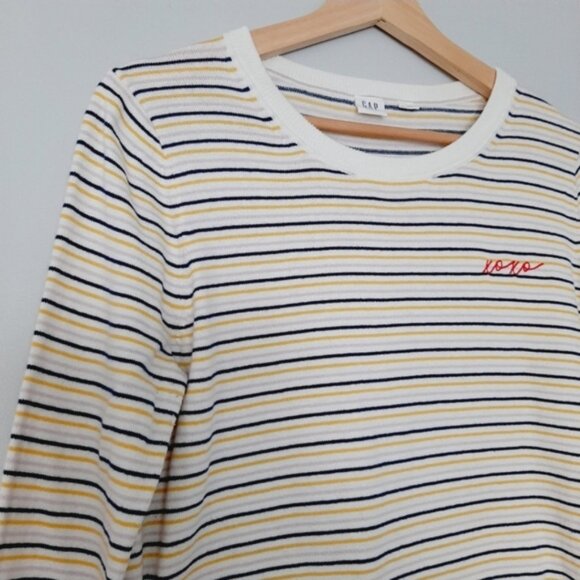 GAP 100% Cotton Fine Kit Crewneck Sweater Stripe Novelty XOXO Embroidery Sz M - Picture 7 of 16